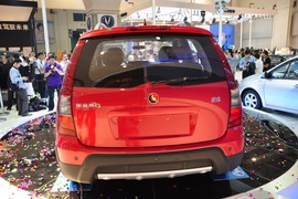 东风风行景逸CROSS车展实拍