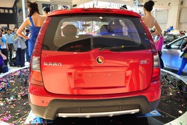 东风风行景逸CROSS车展实拍