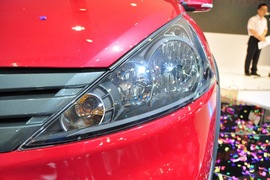 东风风行景逸CROSS车展实拍