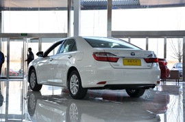 2016款广汽丰田凯美瑞双擎