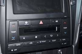 2016款广汽丰田凯美瑞双擎