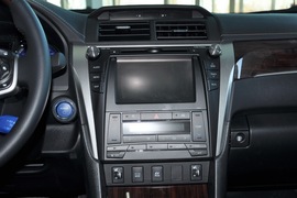 2016款广汽丰田凯美瑞双擎