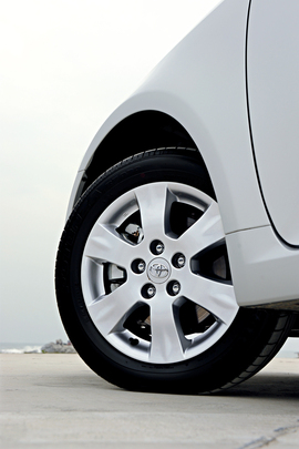 丰田ZELAS杰路驰杂志评测