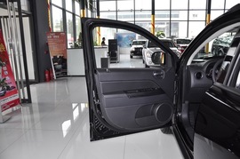 2011款Jeep吉普指南者