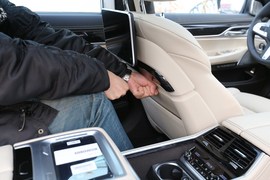 2017款宝马M760Li