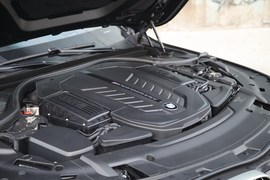 2017款宝马M760Li
