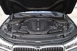 2017款宝马M760Li