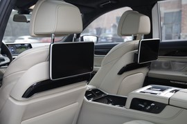 2017款宝马M760Li