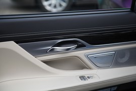 2017款宝马M760Li