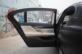 2017款宝马M760Li