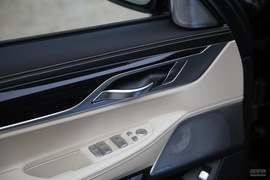 2017款宝马M760Li