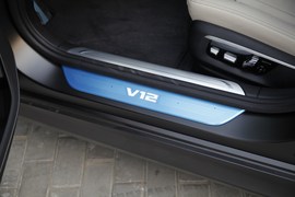 2017款宝马M760Li