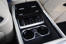 2017款宝马M760Li