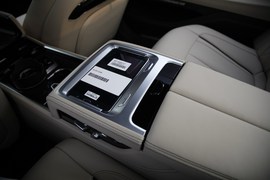 2017款宝马M760Li