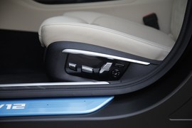 2017款宝马M760Li