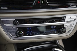 2017款宝马M760Li