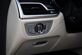 2017款宝马M760Li