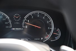 2017款宝马M760Li