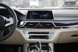 2017款宝马M760Li