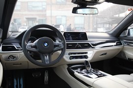 2017款宝马M760Li