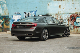 2017款宝马M760Li