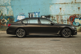 2017款宝马M760Li