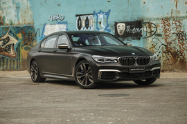 2017款宝马M760Li