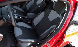 2012款福特福克斯两厢海外试驾