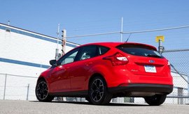 2012款福特福克斯两厢海外试驾