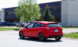 2012款福特福克斯两厢海外试驾