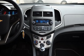   2011款雪佛兰爱唯欧两厢 1.4SE手动型