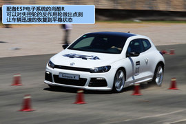 挑战限制级！赛道体验大众高尔夫R/尚酷R
