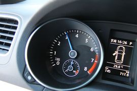 挑战限制级！赛道体验大众高尔夫R/尚酷R