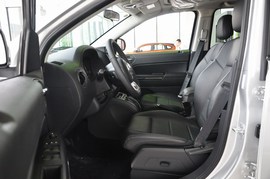 2011款JEEP指南者豪华导航版到店实拍