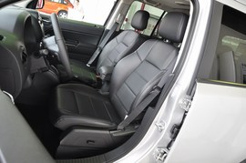 2011款JEEP指南者豪华导航版到店实拍