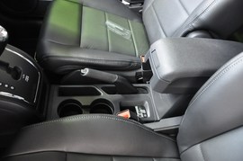 2011款JEEP指南者豪华导航版到店实拍