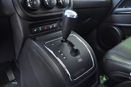 2011款JEEP指南者豪华导航版到店实拍
