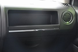 2011款JEEP指南者豪华导航版到店实拍