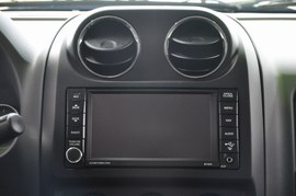 2011款JEEP指南者豪华导航版到店实拍