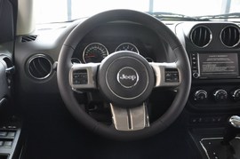 2011款JEEP指南者豪华导航版到店实拍