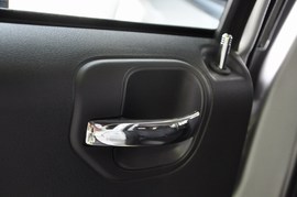 2011款JEEP指南者豪华导航版到店实拍