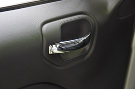 2011款JEEP指南者豪华导航版到店实拍