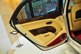 2011款宾利慕尚红内饰特别定制版