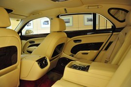 2011款宾利慕尚红内饰特别定制版