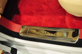 2011款宾利慕尚红内饰特别定制版