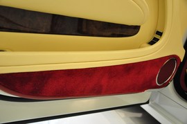 2011款宾利慕尚红内饰特别定制版