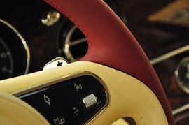 2011款宾利慕尚红内饰特别定制版