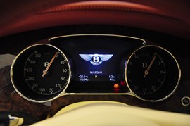 2011款宾利慕尚红内饰特别定制版