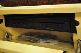 2011款宾利慕尚红内饰特别定制版