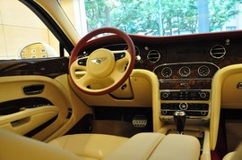 2011款宾利慕尚红内饰特别定制版